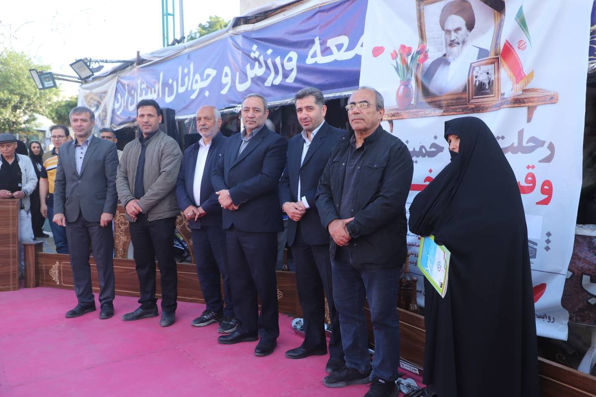 تجلیل هیئت ورزش‌های همگانی استان اردبیل از مادر شهید والامقام «علی سیفی»