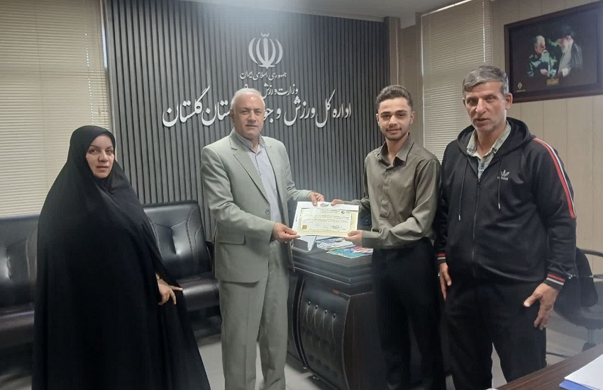 اهدا گواهینامه ثبت رکورد ملی روپایی زن گلستانی 