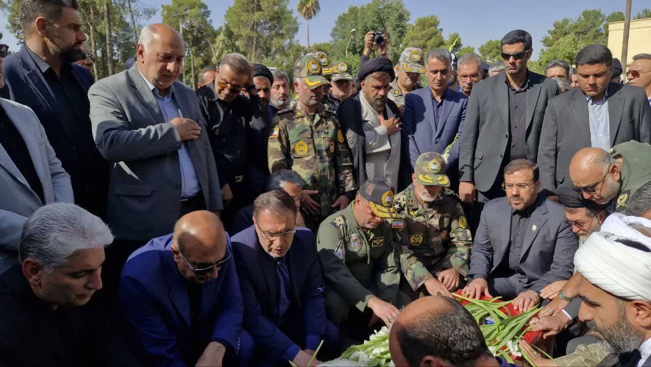 استقبال باشکوه از پیکر مطهر شهید والامقام سرتیپ دوم خلبان مجید کاظمی در شیراز