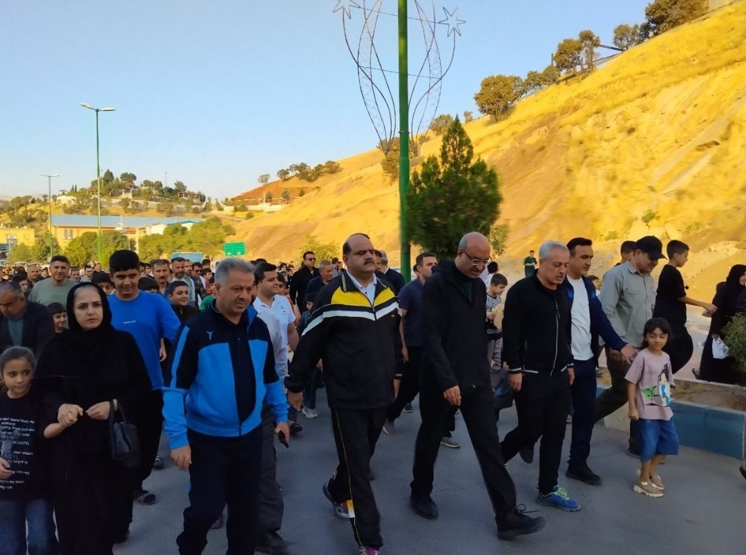 جوانرود میزبان همایش باشکوه ۵ هزار نفری پیاده‌روی خانوادگی