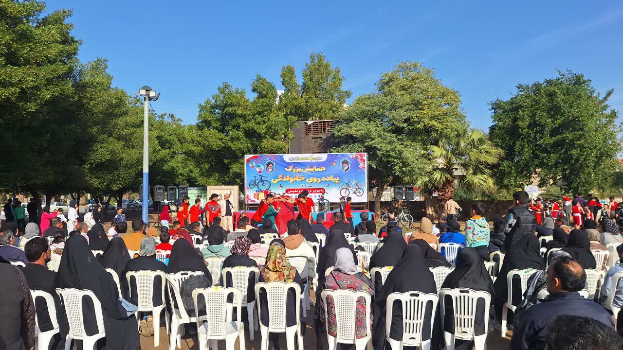 برگزاری پیادهروی خانوادگی دهه فجر در خرمشهر
