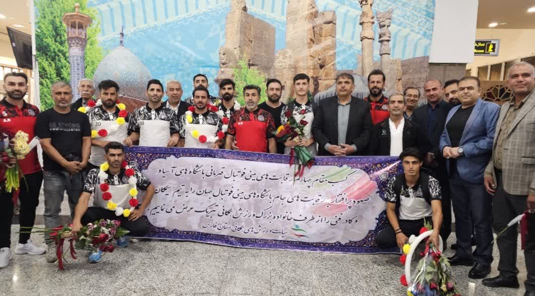 استقبال باشکوه از ستارگان سیمکان جهرم / قهرمانان آسیایی با سهمیه جهانی به وطن بازگشتند