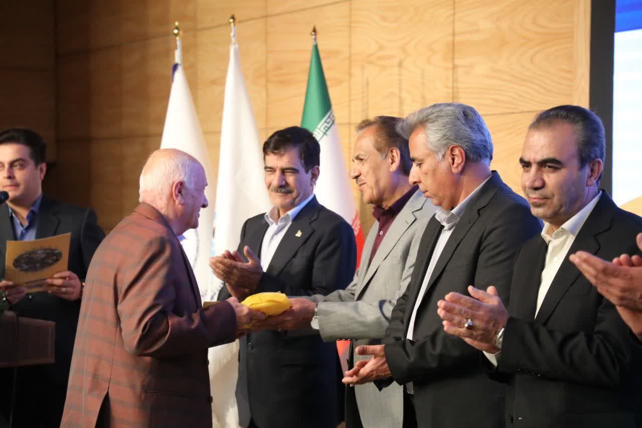 روز باشکوه ورزش همگانی همدان با تجلیل از 250 مربی و خادم ورزش