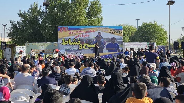 همایش بزرگ پیاده روی خانوادگی بمناسبت هفته تربیت بدنی و نیروی انتظامی در اهواز برگزارشد 
