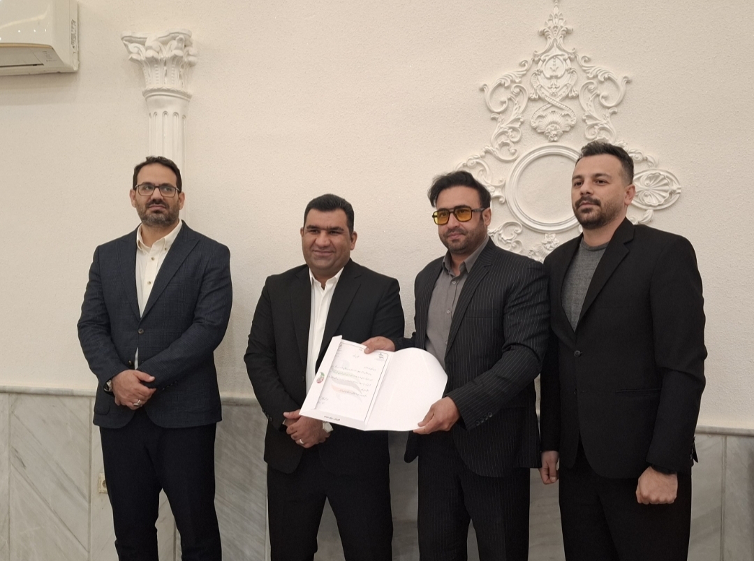 تقدیر ملی از روابط‌عمومی و دبیر هیئت ورزش‌های همگانی فارس در بزرگ‌ترین گردهمایی کشور