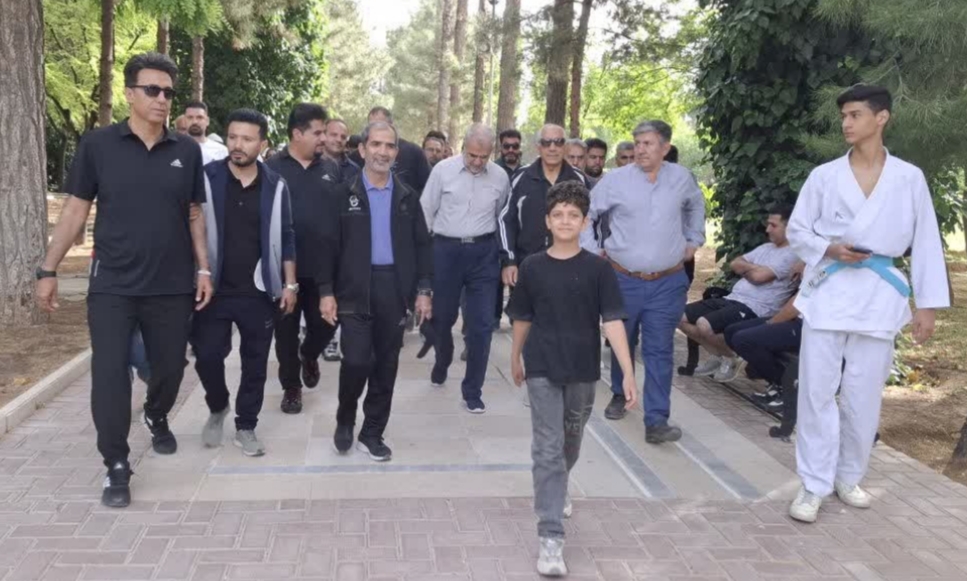 گام‌های سلامت در باغ جنت/ حضور پرشور بیش از ۲۰۰۰ شهروند شیرازی در پیاده‌روی بزرگ خانوادگی
