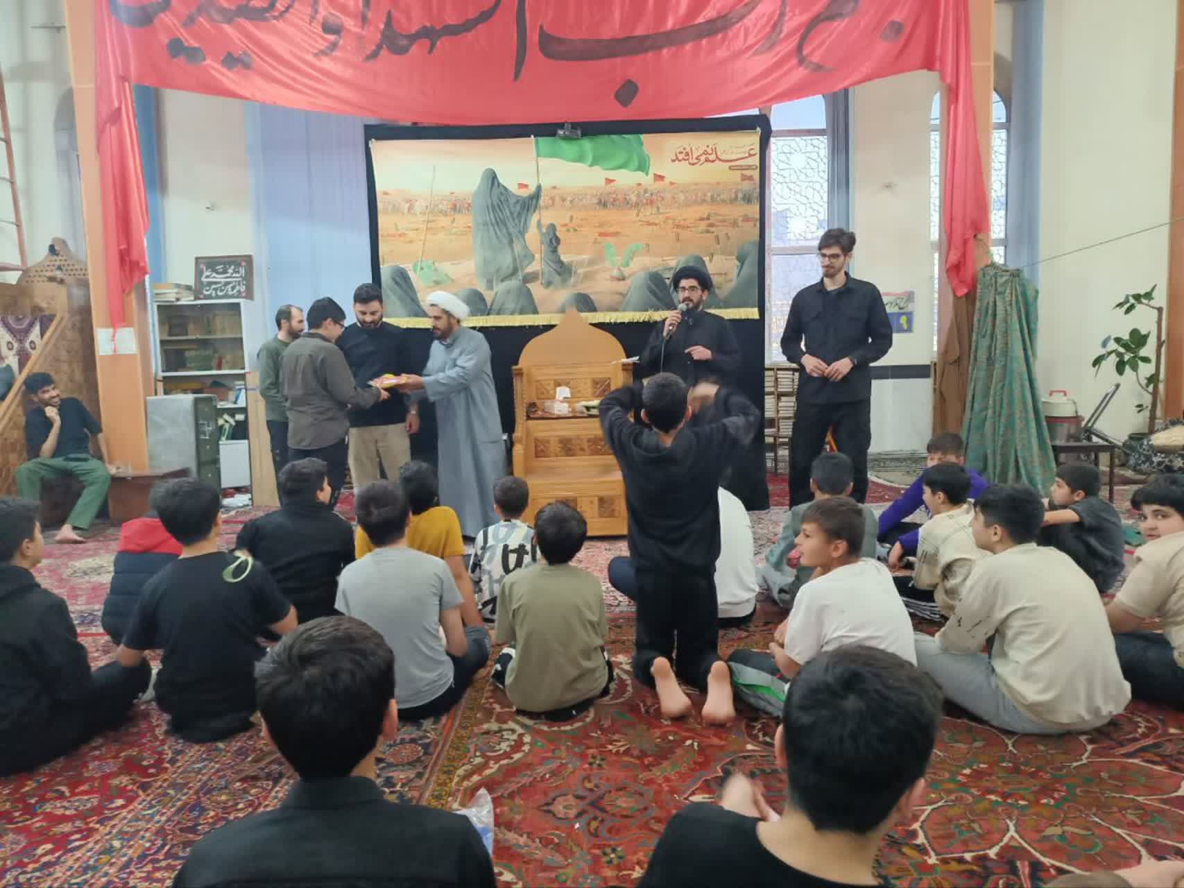 هیئت ورزش‌های همگانی خلخال از نوجوانان معتکف تجلیل کرد