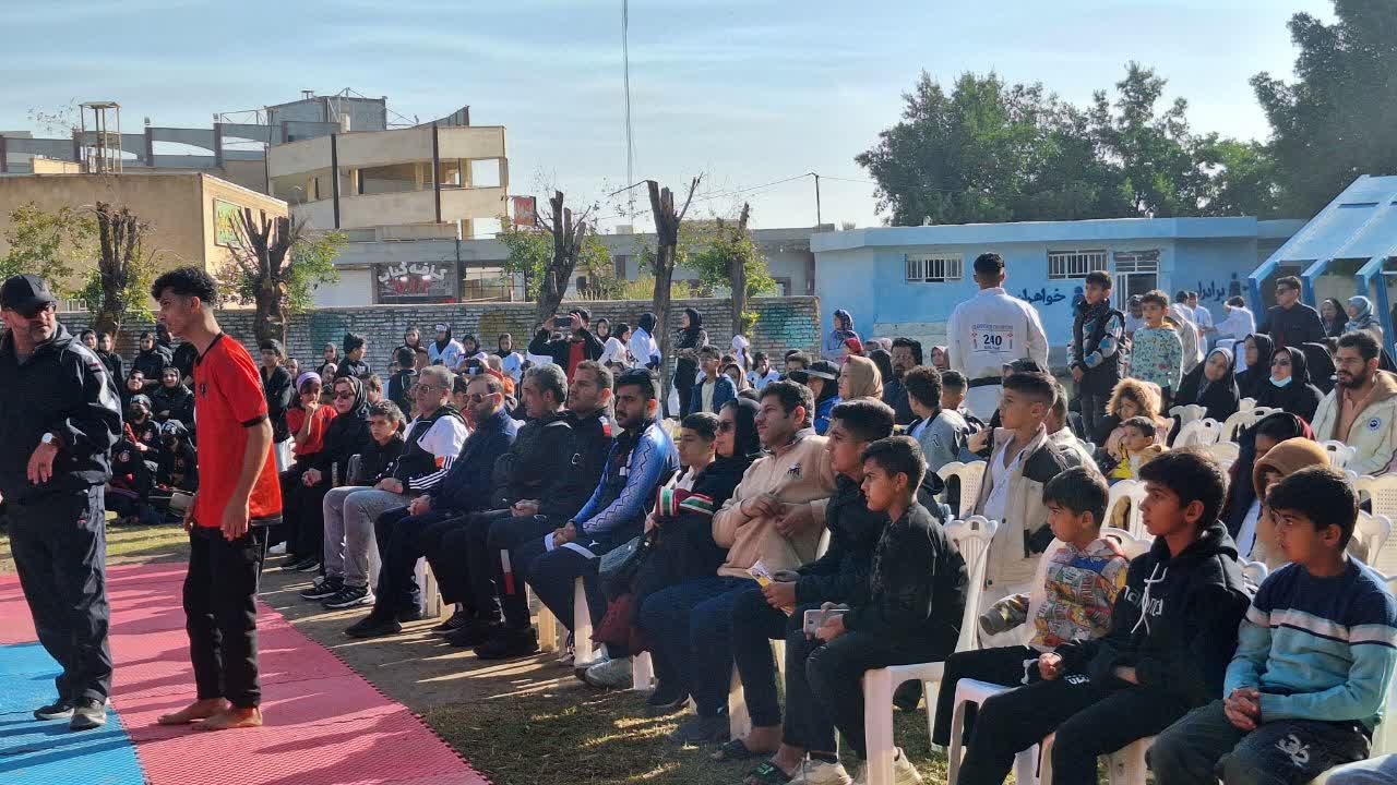 همایش پیاده‌روی به مناسبت هفته بسیج  درخرمشهربرگزار شد