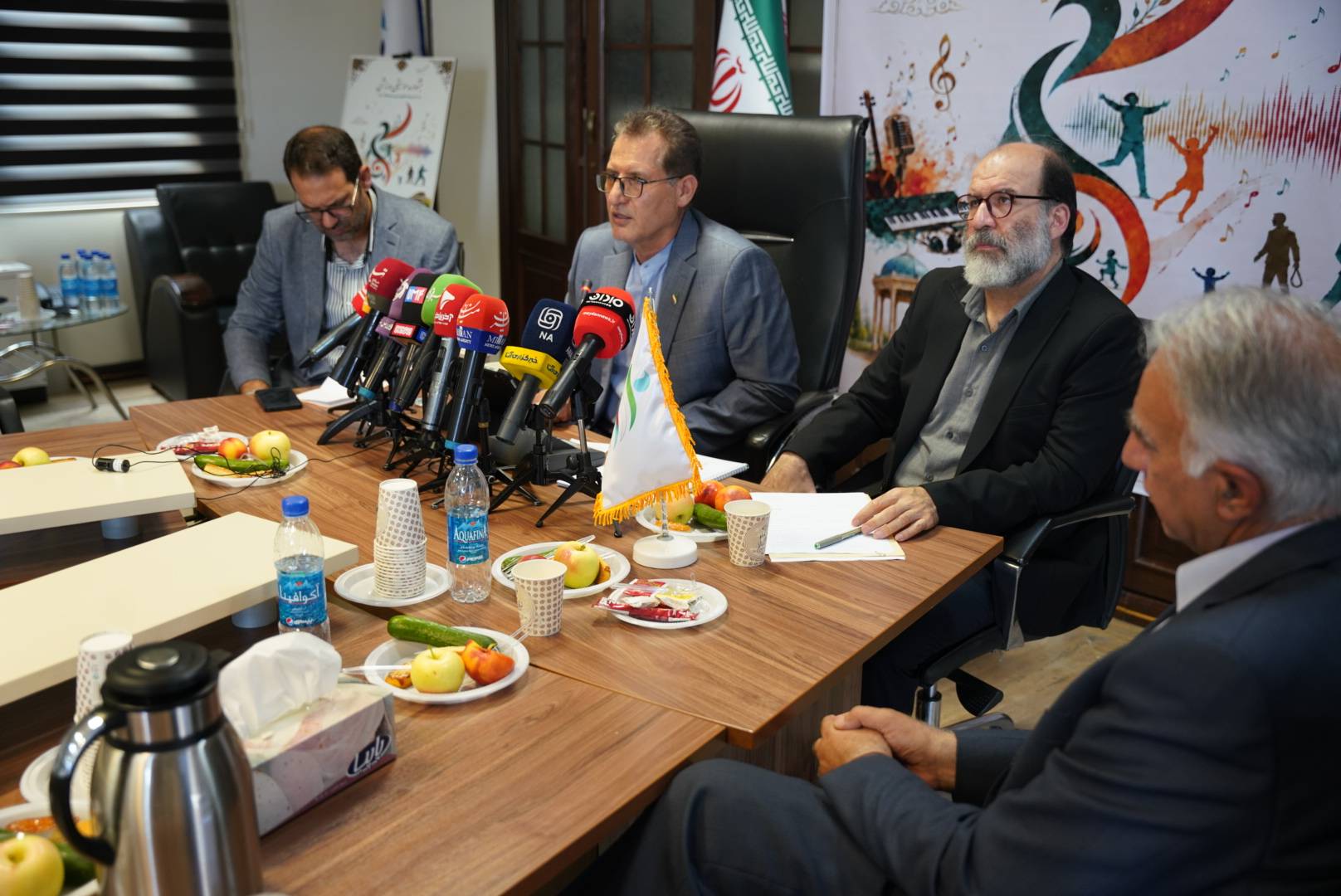 خلیلی: مردم ایران در پارک‌ها ورزش می‌کردند، اسرائیلی‌ها در پناهگاه بودند