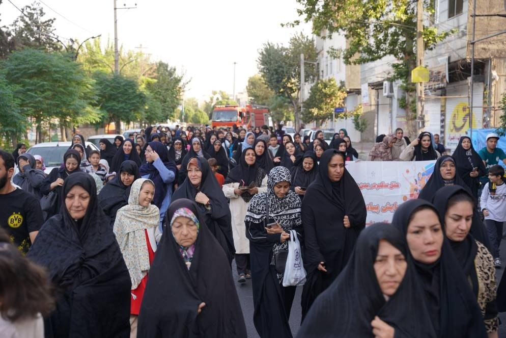 همایش بزرگ پیاده‌روی خانوادگی پیشوا روی آنتن شبکه ۳ رفت