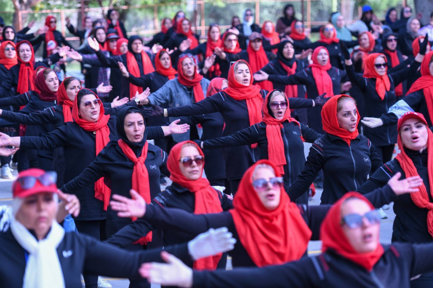 برگزاری ورزش صبحگاهی در بوستان الغدیر ارومیه به مناسبت فرا رسیدن روز جهانی خانواده