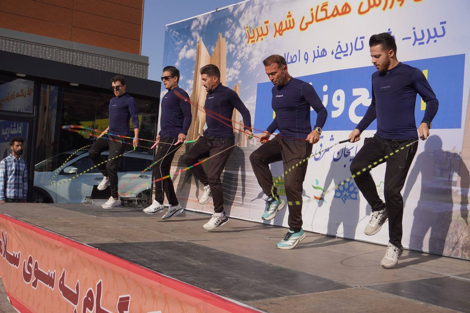 برگزاری همایش بزرگ ورزش همگانی صبح و نشاط با مشارکت پرشور مردم تبریز 