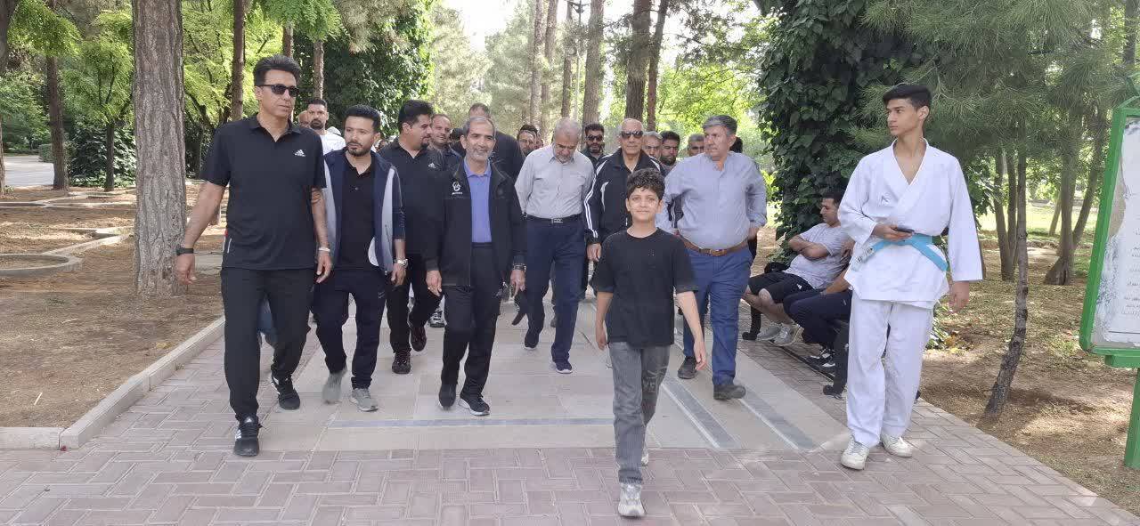 حضور پرشور بیش از ۲۰۰۰ شهروند شیرازی در پیاده‌روی بزرگ خانوادگی