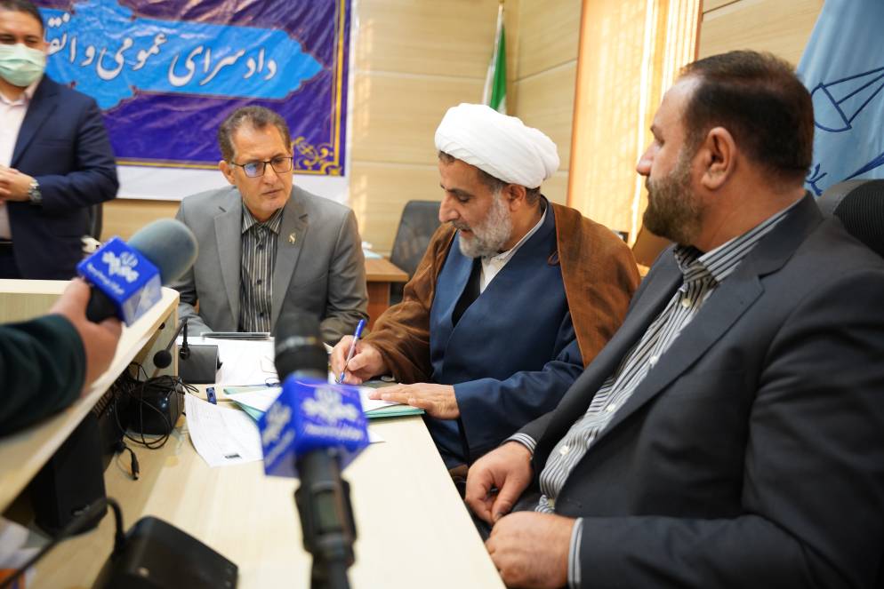 آزادی پیشکسوت ورزش همگانی از زندان با حضور رییس فدراسیون ورزش‌های همگانی و دادستان تهران