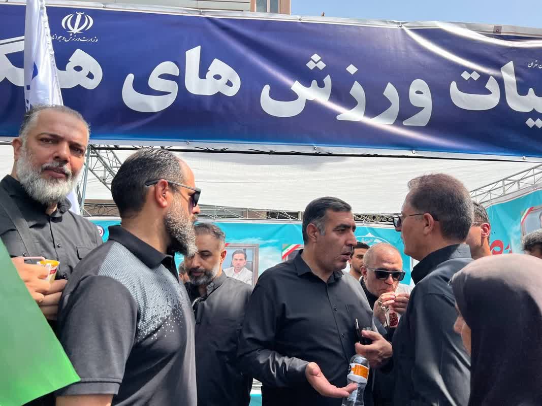 حضور رییس فدراسیون ورزش‌های همگانی اعضا ورزشکاران هیئت همگانی تهران در مراسم با شکوه تشییع شهدای والامقام