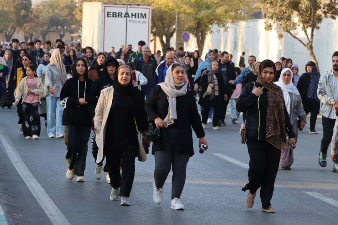 برگزاری همایش بزرگ پیاده‌روی خانوادگی در پیرانشهر با حضور رییس فدراسیون ورزش‌های همگانی پخش زنده از شبکه ۳ سیما