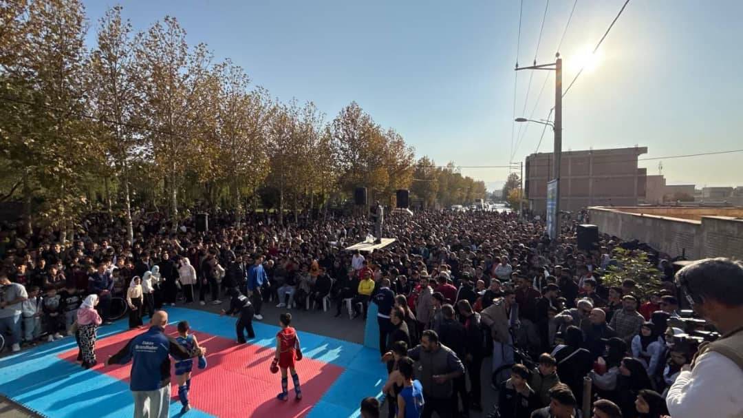 برگزاری همایش بزرگ پیاده‌روی خانوادگی در پیرانشهر با حضور رییس فدراسیون ورزش‌های همگانی پخش زنده از شبکه ۳ سیما